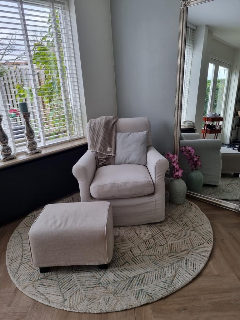 Crèmekleurige fauteuil, Ophalen, 75 tot 100 cm, 50 tot 75 cm