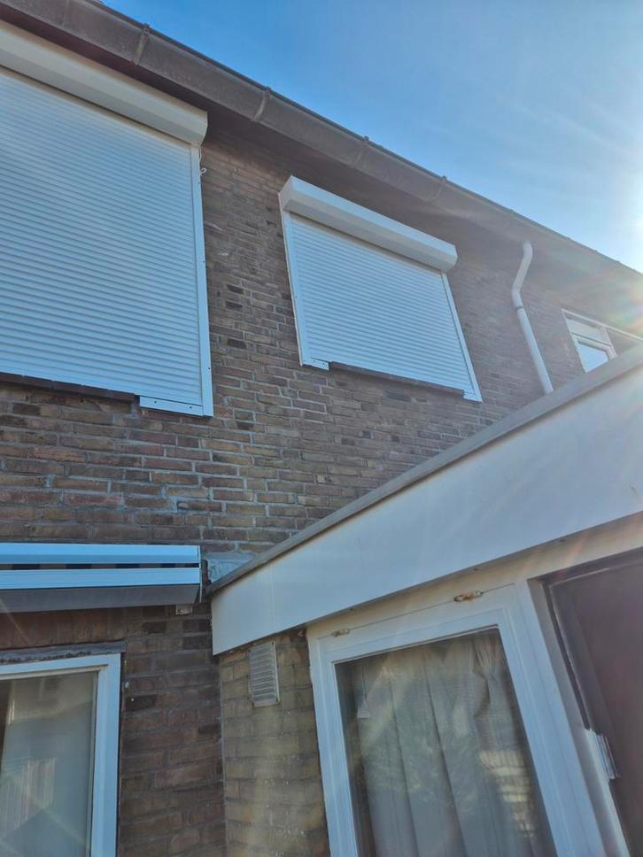 Rolluik te koop, Doe-het-zelf en Verbouw, Rolluiken, Gebruikt, 100 tot 150 cm, 150 tot 200 cm, Wit, Elektrische bediening, Ophalen