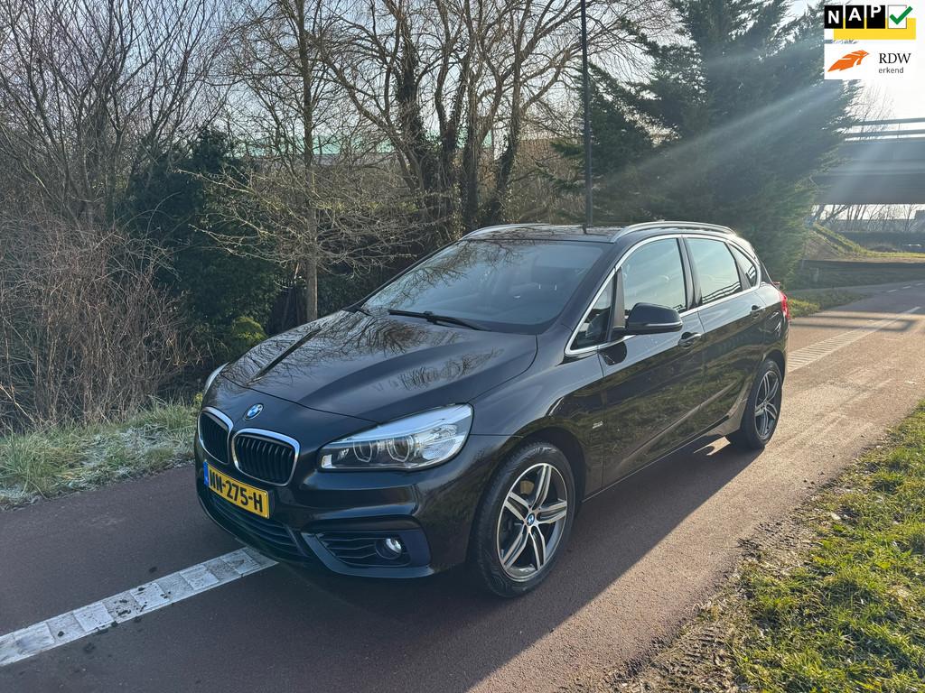BMW 2-serie Active Tourer 216d Centennial Executive|Luxe|, Auto's, BMW, Stof, Gebruikt, 116 pk, Zwart