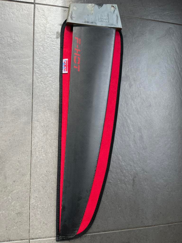 F-hot  s3 54cm deep tuttle slalom vin, Watersport en Boten, Windsurfen, Ophalen of Verzenden, Zo goed als nieuw, Overige typen