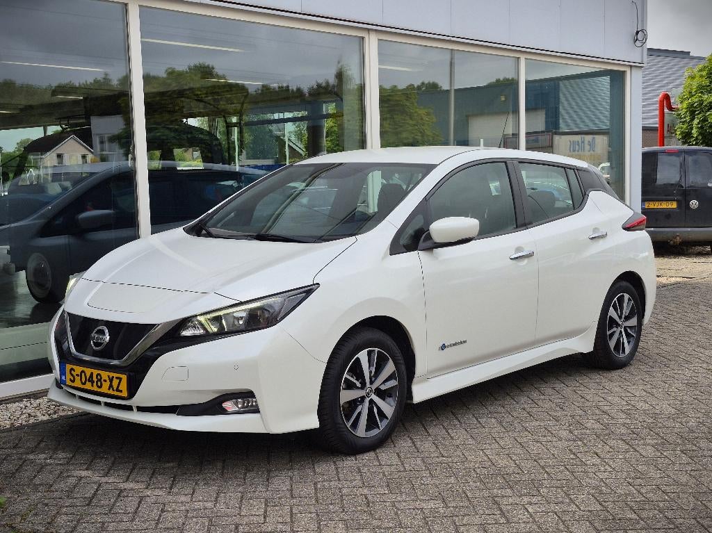 Nissan Leaf Electric 40kWh Acenta, Auto's, 150 pk, Wit, 1480 kg, Te koop
