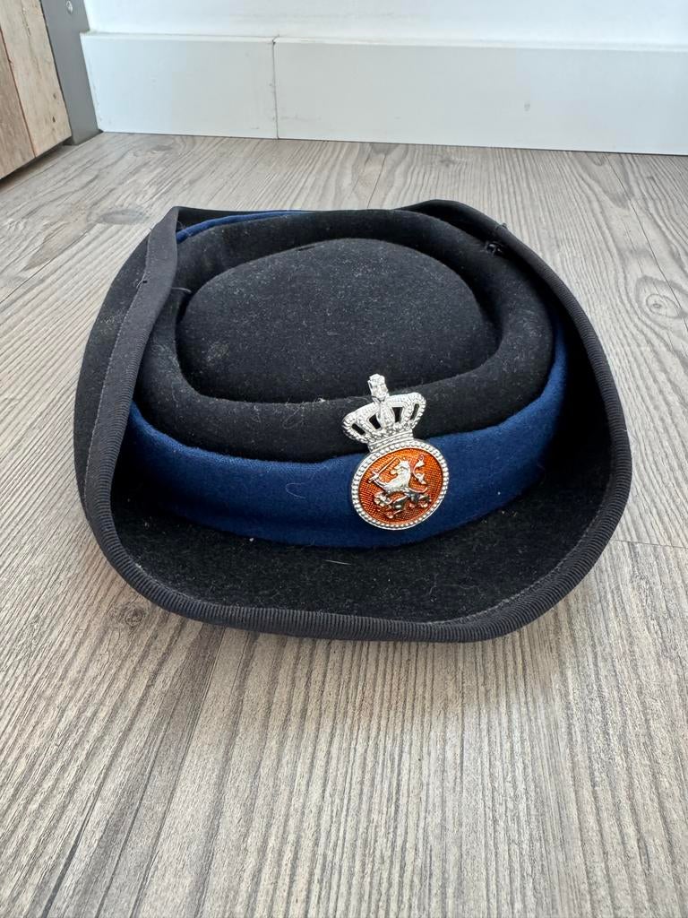 Vintage Koninklijke Marechaussee Pet Dames Jaren '80, Verzamelen, Ophalen of Verzenden, Marechaussee, Nederland, Helm of Baret