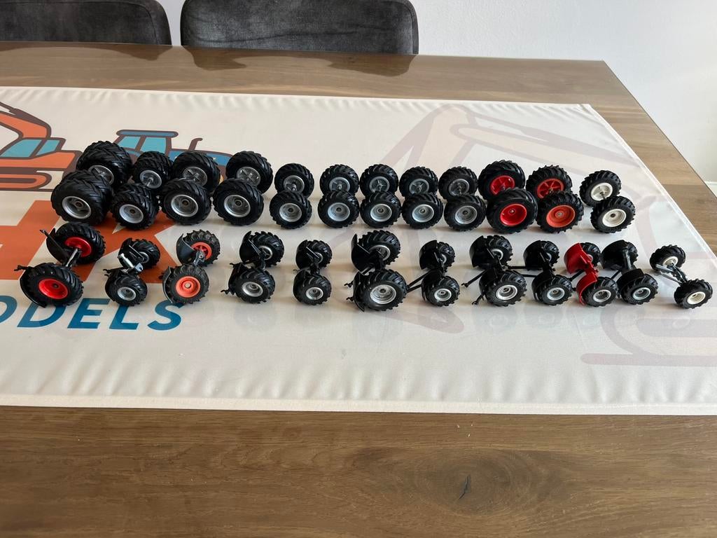 Partij Siku tractor banden met velgen en assen, Ophalen of Verzenden, Zo goed als nieuw, Tractor of Landbouw, Britains