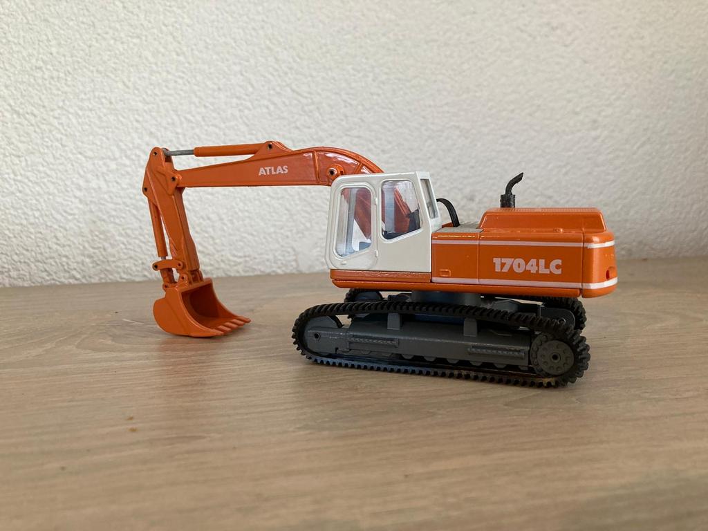 Atlas 1704LC Graafmachine Model - Oranje/Wit, Hobby en Vrije tijd, Modelauto's | 1:50, Ophalen of Verzenden, Zo goed als nieuw