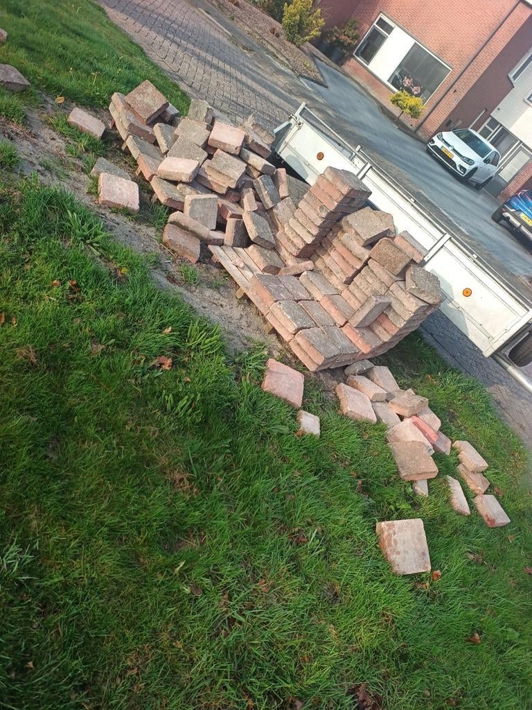 +-50m2 in totaal gratis op te halen uit Burgum., Tuin en Terras, Tegels en Klinkers, Gebruikt, Ophalen of Verzenden, 10 m² of meer