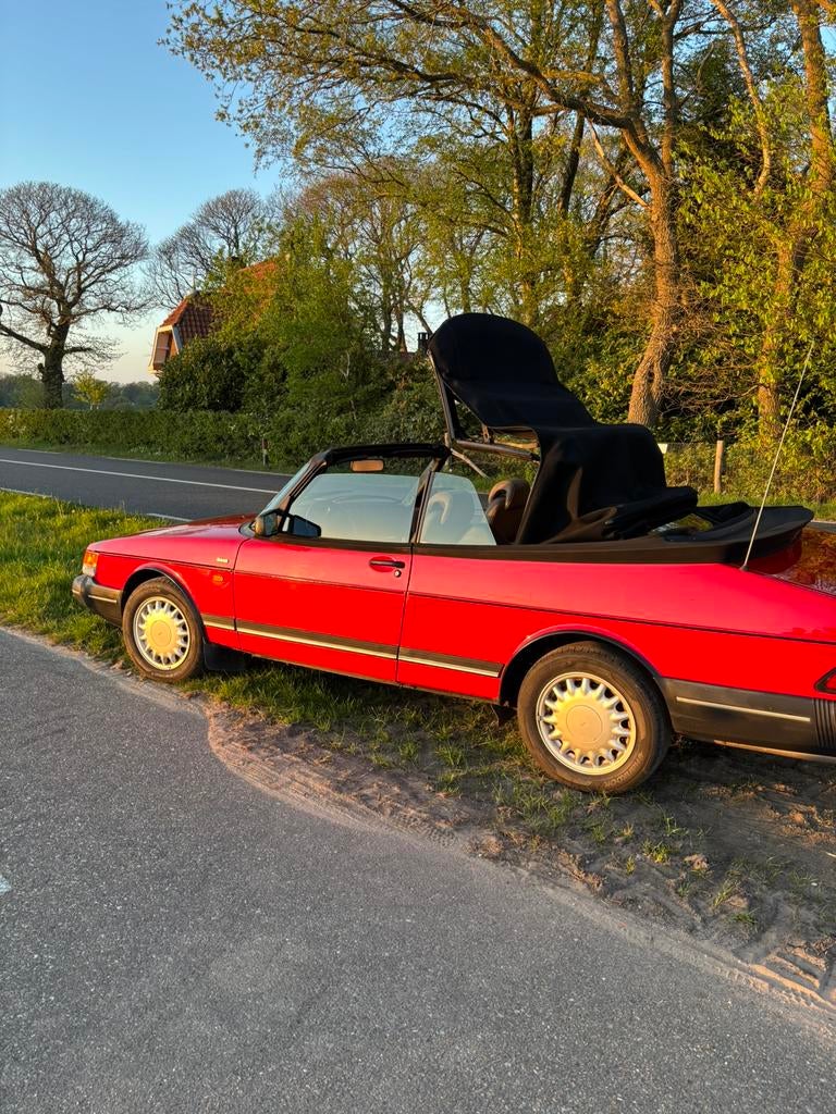 Saab 900
