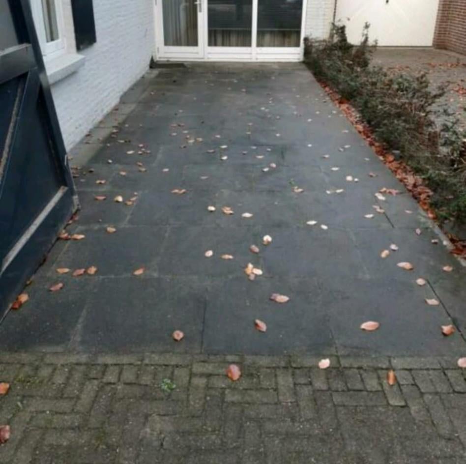 +/- 21,6 m2 ca. 60 mooie tegels 60x60 al eruit gehaald, Ophalen, Gebruikt, Beton, Terrastegels