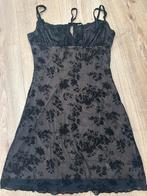 Leuk kort kant jurkje, Maat 38/40 (M), Zwart, Ophalen of Verzenden, Gedragen