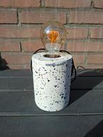 Leuke stenen nachtkastje of tafel lamp, Ophalen of Verzenden, Minder dan 50 cm