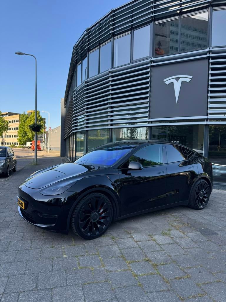 Tesla Model Y Performance (FSD twv €7.500 + Garantie), Auto's, Tesla, Automaat, Zwart, Elektrisch, Vierwielaandrijving