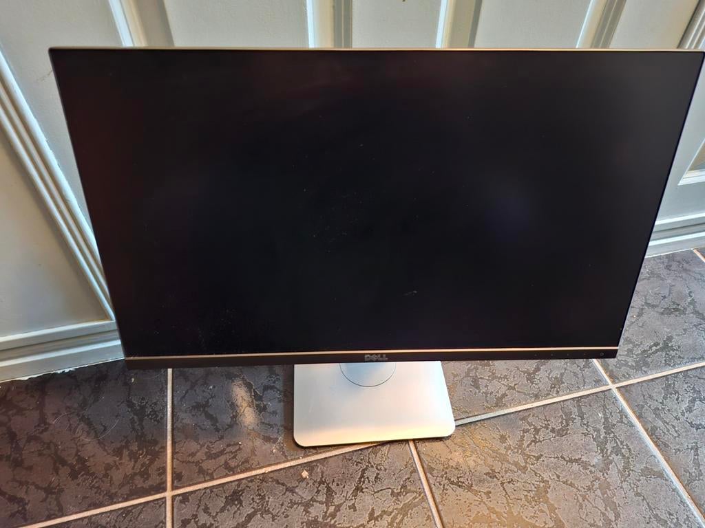 Dell U2414H 24” IPS monitor €35 HDMI DP, Computers en Software, Monitoren, IPS, In hoogte verstelbaar, Full HD, Zo goed als nieuw