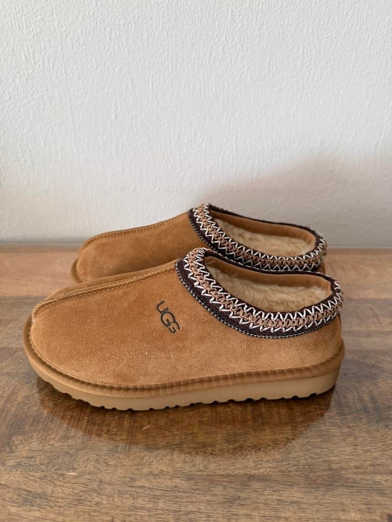 UGG Tasman II Pantoffels Chestnut – maat EU 39, Beige, Nieuw, Ophalen of Verzenden, Pantoffels of Sloffen