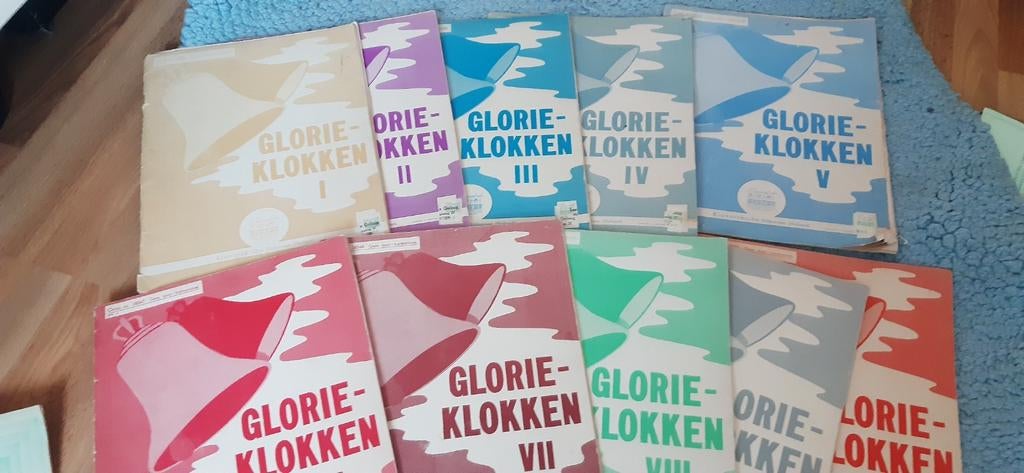glorieklokken bladmuziek 10 delen met o.a Lichtstad met uw, Gebruikt, Ophalen of Verzenden, Thema, Religie en Gospel