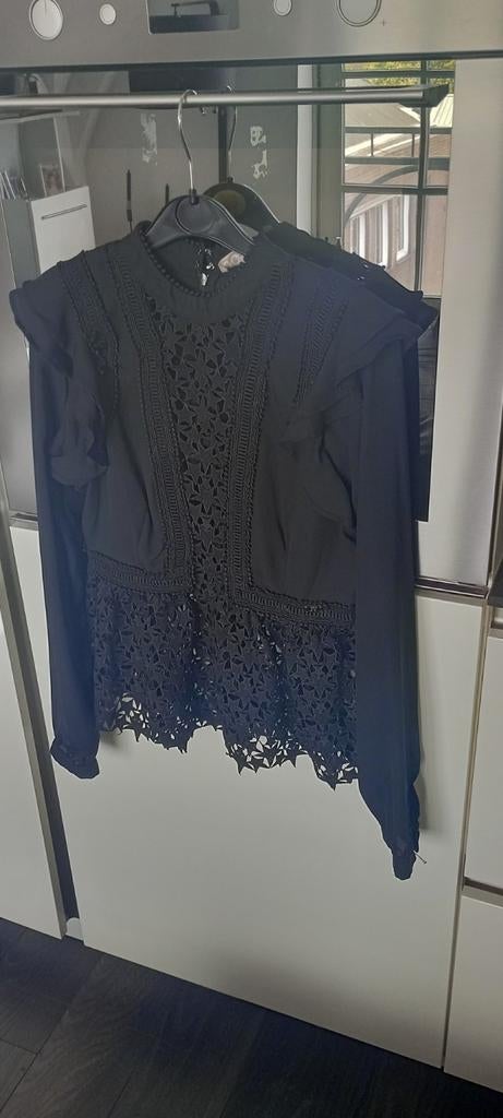 Josh V blouse met kant en volants maat S zwart, Kleding | Dames, Blouses en Tunieken, Ophalen of Verzenden