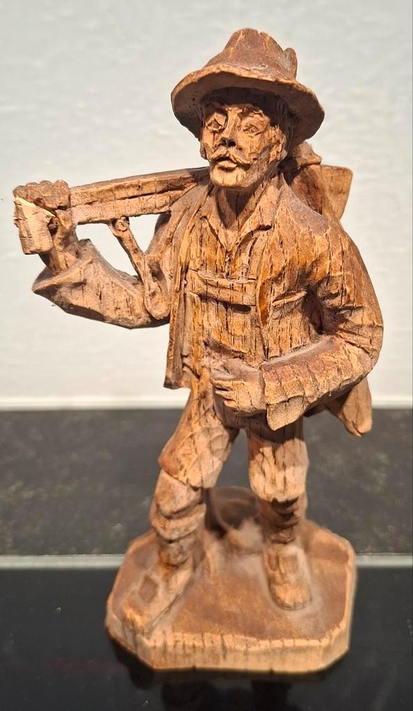 Vintage Houten Beeldje Jager met Geweer en Rugzak, Antiek en Kunst, Kunst | Beelden en Houtsnijwerken, Ophalen of Verzenden