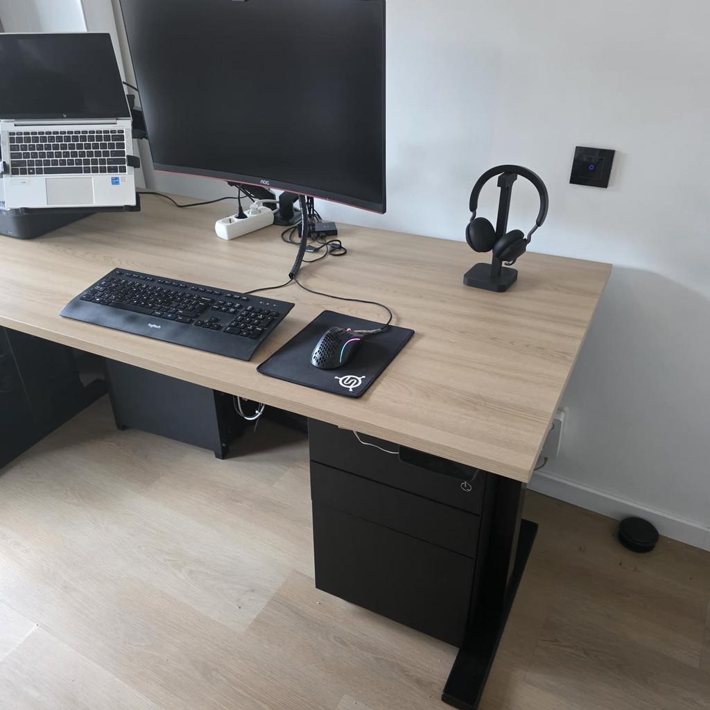 Prachtig hoog/laag bureau, Huis en Inrichting, Bureaus, Ophalen, Zo goed als nieuw