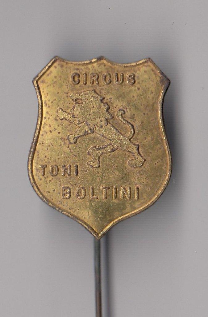 Circus Toni Boltini speldje, Verzamelen, Speldjes, Pins en Buttons, Gebruikt, Speldje of Pin, Overige onderwerpen, Ophalen of Verzenden