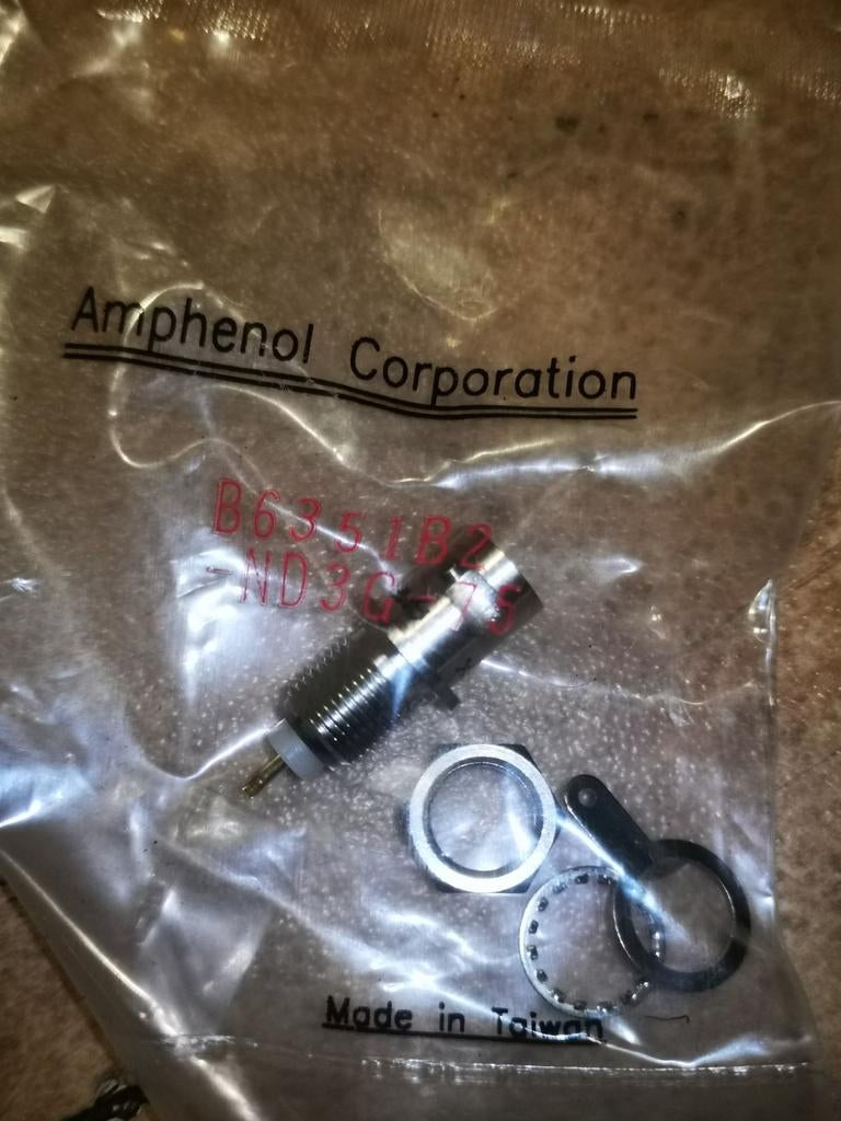 BNC chassisdeel amphenol 75 ohm, Telecommunicatie, Antennes en Masten, Ophalen of Verzenden, Nieuw, Toebehoren