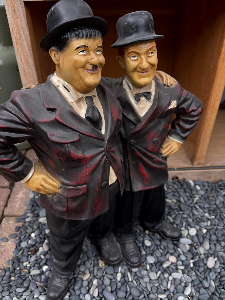 Beeld Laurel en Hardy +/- 35 cm hoog, Verzamelen, Beelden en Beeldjes, Ophalen of Verzenden, Zo goed als nieuw, Mens