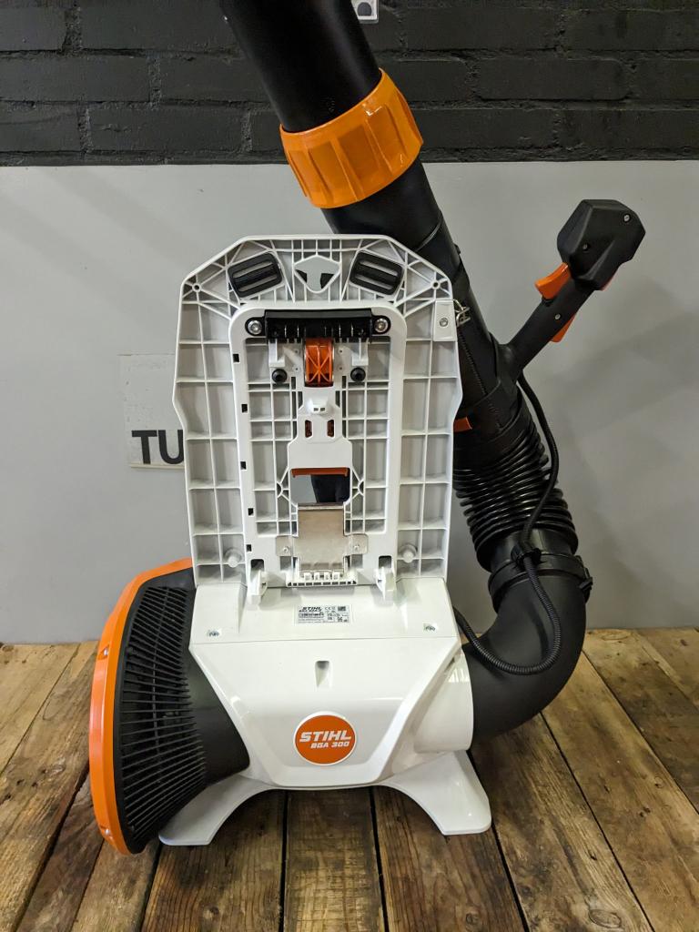 OVERJARIG -STIHL BGA 300 ACCU RUGGEDRAGEN BLADBLAZER, Tuin en Terras, Bladblazers, Zo goed als nieuw, Handgedragen, Accu, Ophalen of Verzenden