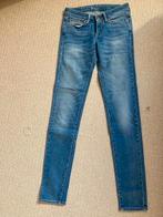 Levi's spijkerbroek maat 25, Broek, Gebruikt, Meisje, Ophalen of Verzenden