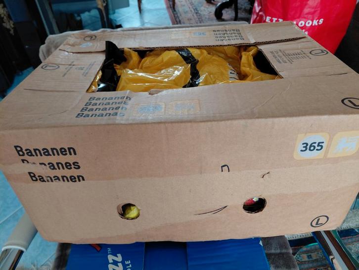 1 bananen doos rommelmarkt spulletjes, Diversen, Rommelmarktspullen, Gebruikt, Ophalen