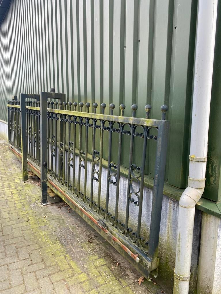 Elektrisch schuifhek 500 x 120, Ophalen, Gebruikt, IJzer