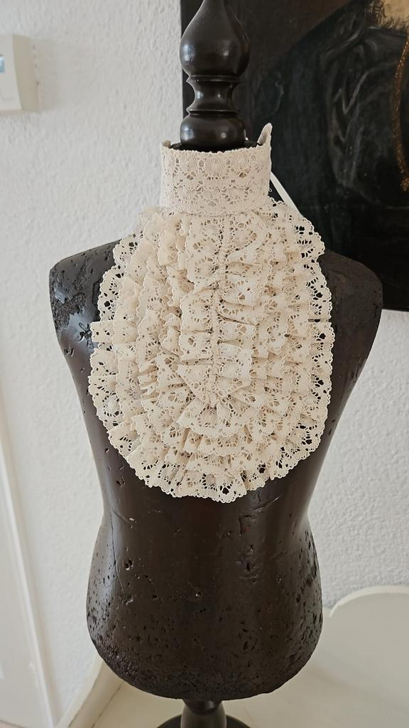Mooie kleine jabot, Ophalen of Verzenden