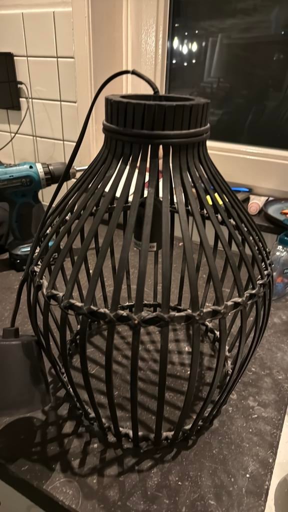 Rieten lamp zwart, Ophalen, Zo goed als nieuw, Zwart, Rond