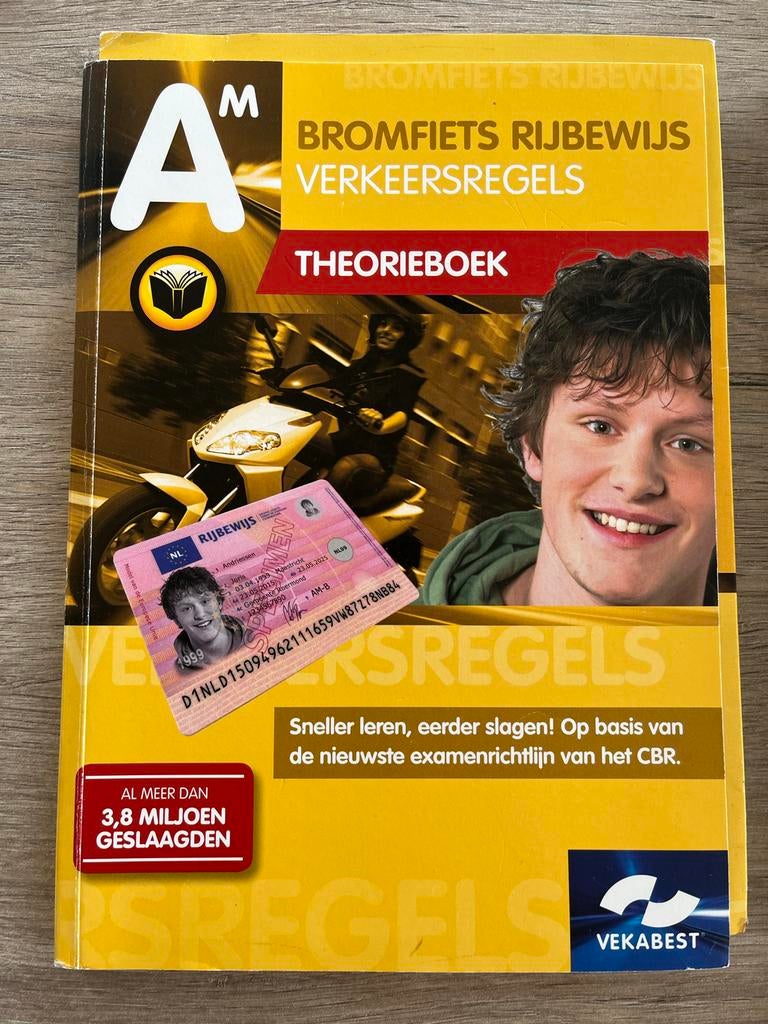 Bromfiets Rijbewijs Theorieboek Verkeersregels (2e hands), Ophalen of Verzenden, Gelezen, Overige niveaus