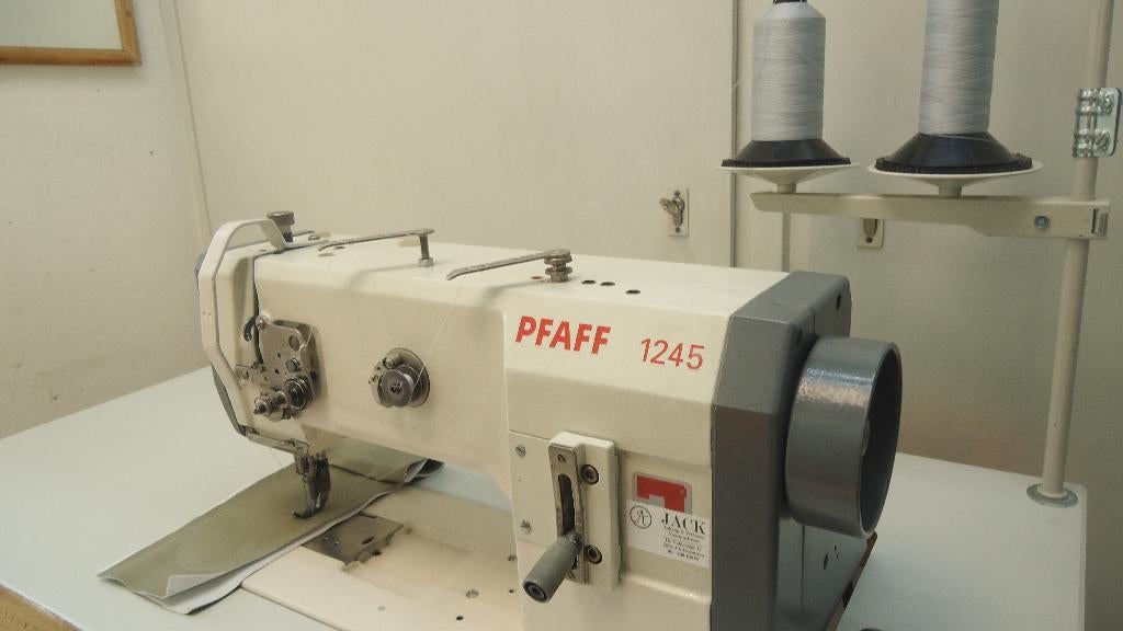 Industrie Naaimachine Pfaff 3 Voudig Transport(1245), Hobby en Vrije tijd, Naaimachines en Toebehoren, Ophalen of Verzenden, Naaimachine