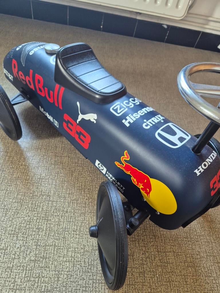 Redbull loopauto, Hobby en Vrije tijd, Modelauto's | 1:5 tot 1:12, Auto, Ophalen