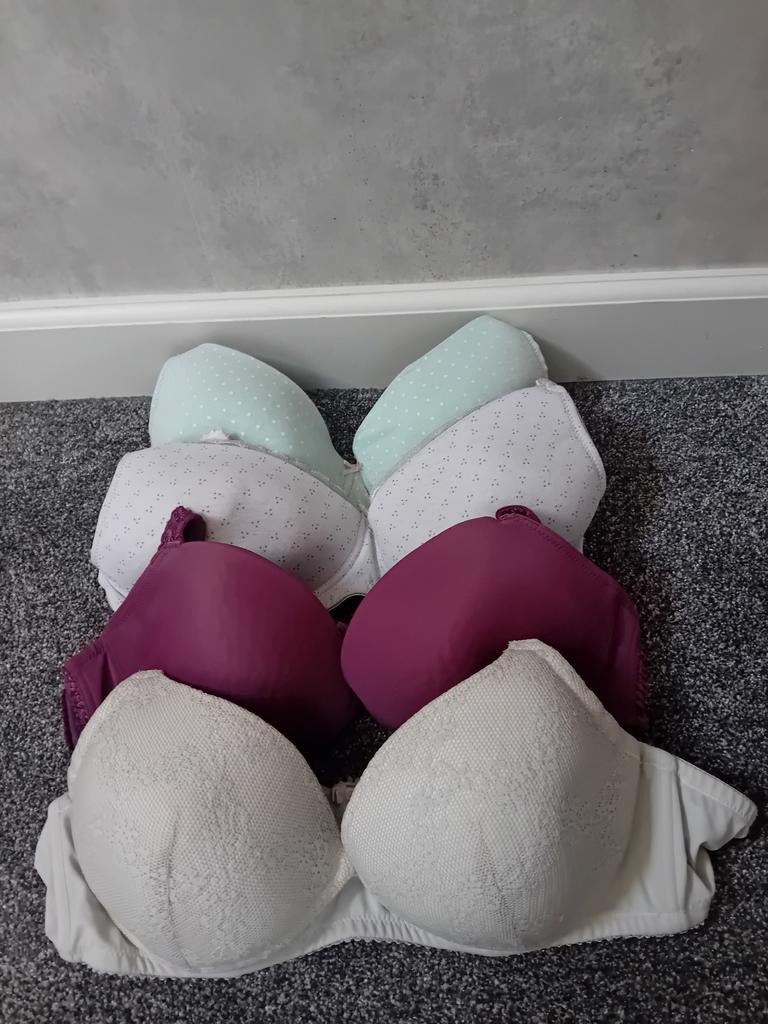 4 voedingsbh's 80C, Prenatal, Ophalen of Verzenden, Overige kleuren, BH