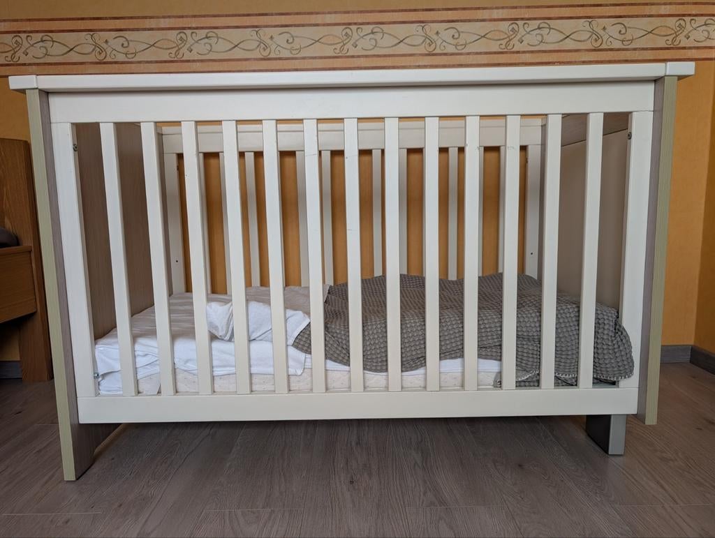 Wit houten ledikantje voor baby's, Kinderen en Baby's, Babywiegjes en Ledikanten, Gebruikt, Ledikant, Ophalen