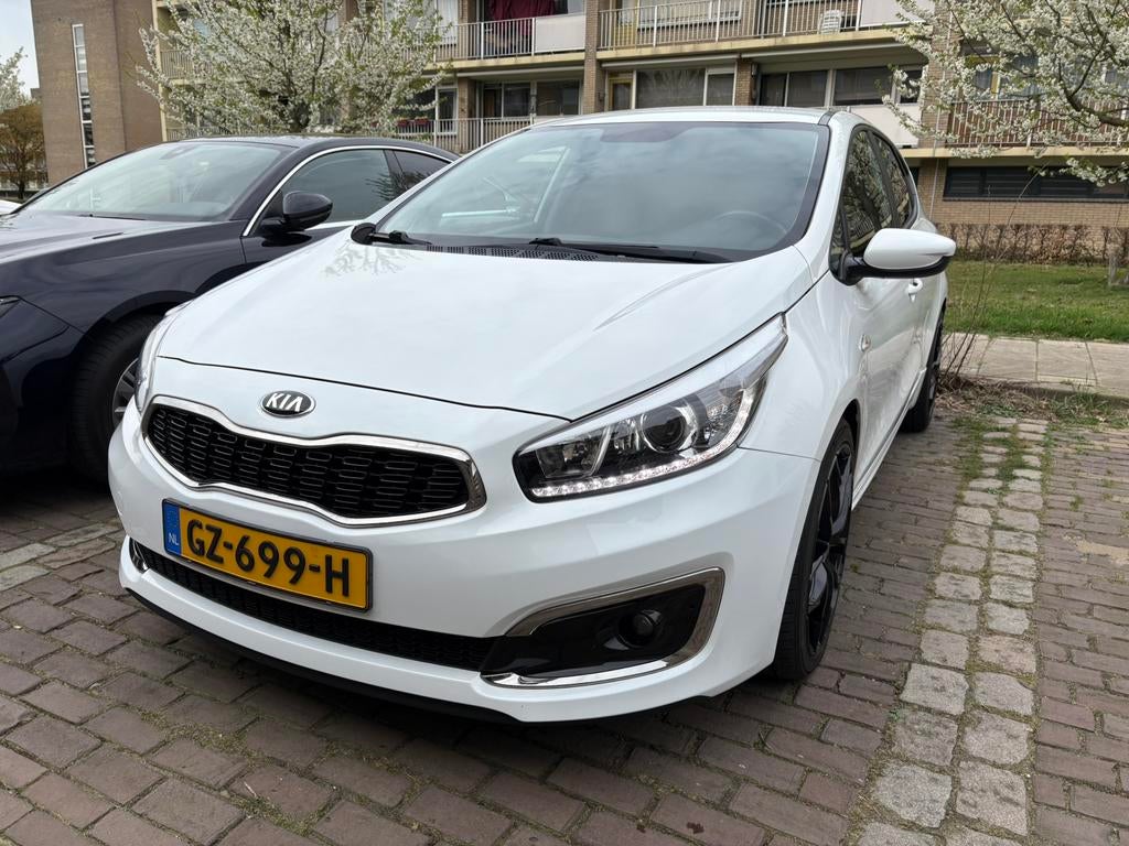 Kia (Pro) Cee d 1.0 T-gdi 2015 Wit, USB, Stof, Zwart, Wit