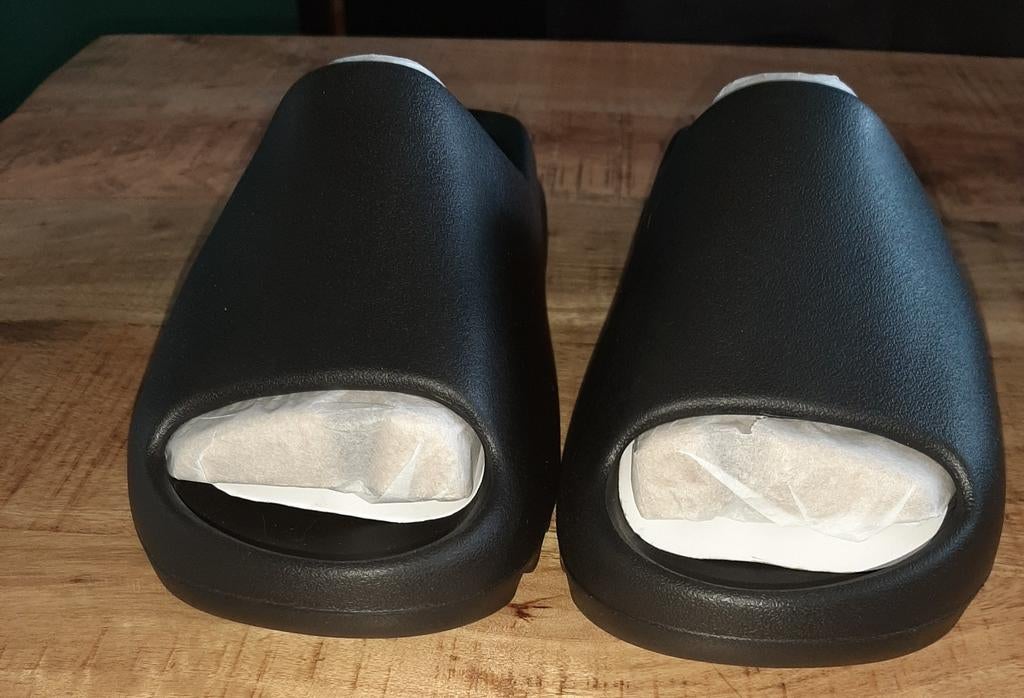 Nieuwe zwarte slippers, Kleding | Dames, Schoenen, Verzenden, Nieuw, Zwart, Slippers