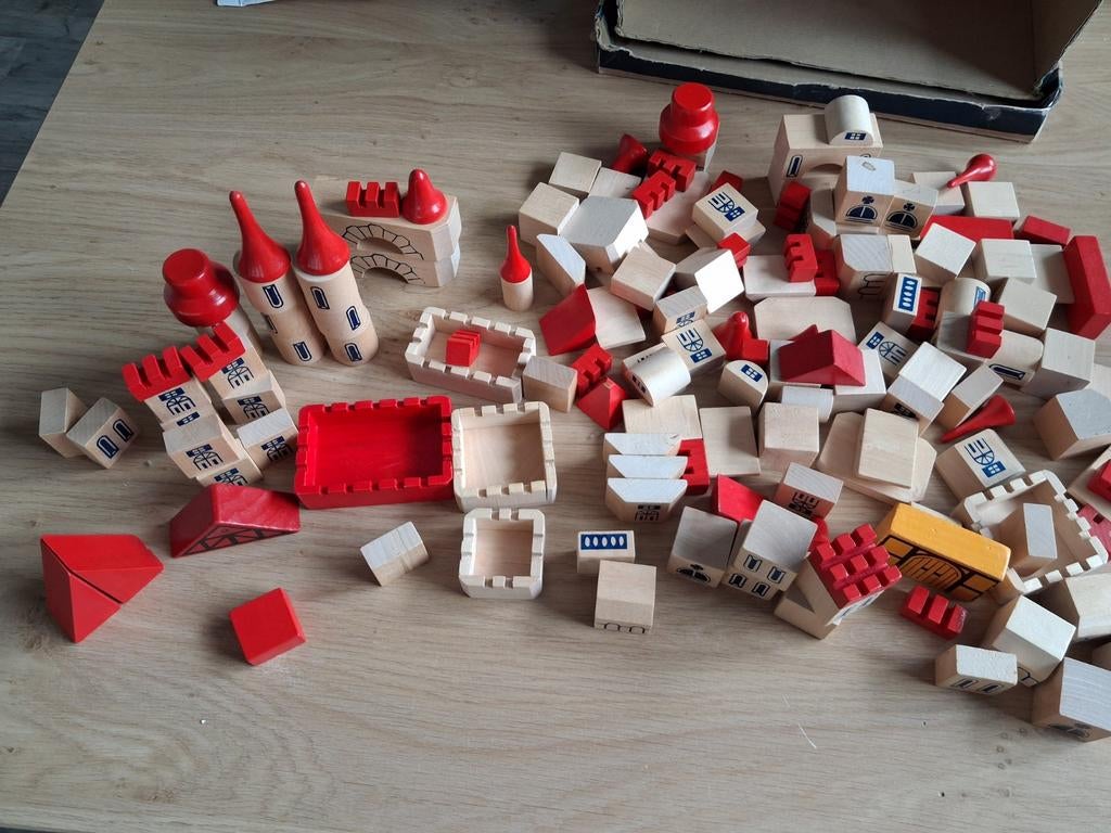 Janbibejan Houten Bouwblokken Kasteel - Zo goed als nieuw, Kinderen en Baby's, Speelgoed | Bouwstenen, Ophalen of Verzenden