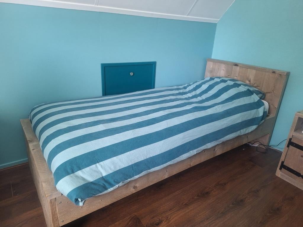 Steigerhouten éénpersoonsbed met lattenbodem, Ophalen, Gebruikt, 90 cm, Eenpersoons