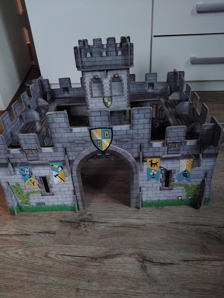 Kasteel van sterk karton, Ophalen, Gebruikt, Jongen of Meisje