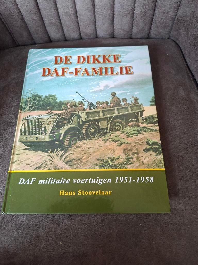 De Dikke DAF-Familie: Militaire Voertuigen 1951-1958, Ophalen of Verzenden, Zo goed als nieuw, Overige merken, Hans Stoovelaar