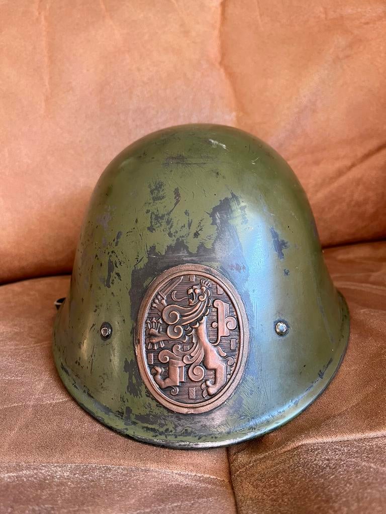 Nederlandse helm, Verzamelen, Militaria | Tweede Wereldoorlog, Ophalen of Verzenden, Landmacht, Nederland, Helm of Baret