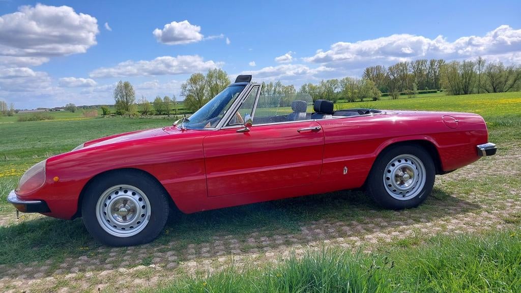 Alfa Romeo Spider 1.6 1975 Rood, Auto's, Alfa Romeo, Achterwielaandrijving, Zwart, 4 cilinders, Cabriolet