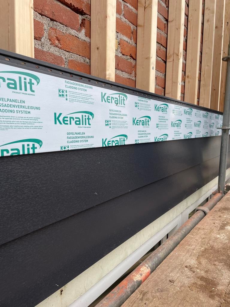Keralit gevelbekleding 12m zwartgrijs houtnerf, Doe-het-zelf en Verbouw, Platen en Panelen, Ophalen, Nieuw