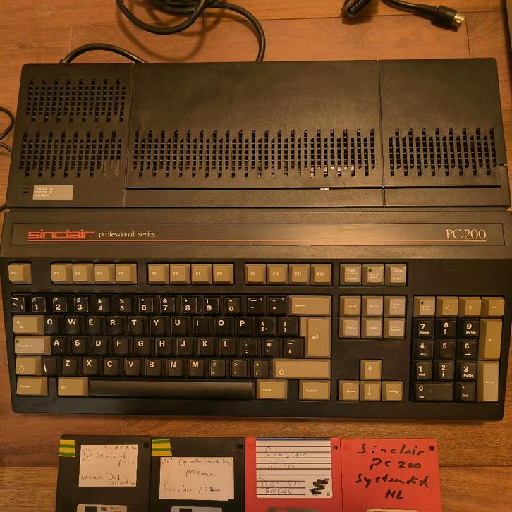 Zeldzame Sinclair PC200 - RECAPPED - in zeer goede staat !, Computers en Software, Vintage Computers, Ophalen