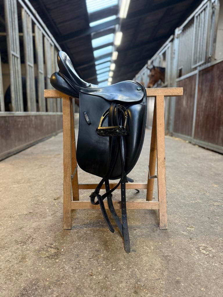 Dressuurzadel Euroriding Titan II in hele goede staat, Ophalen of Verzenden, Zo goed als nieuw, Dressuur