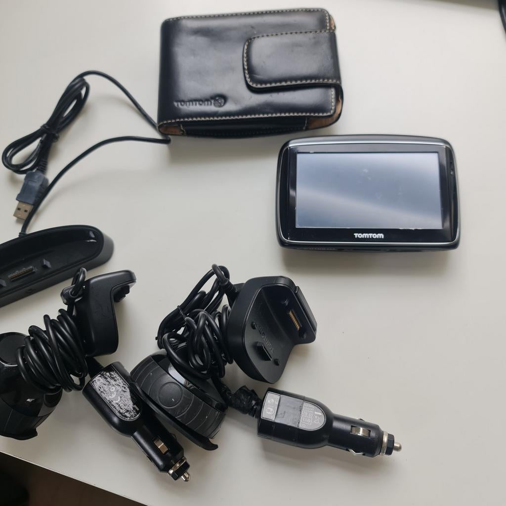 TomTom GO 940 Live Navigatiesysteem met accessoires, Auto diversen, Autonavigatie, Ophalen of Verzenden, Gebruikt