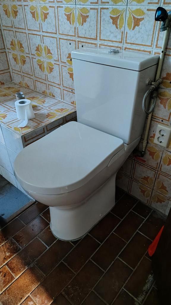 Wc pot staand met bidet wc bril, Doe-het-zelf en Verbouw, Sanitair, Gebruikt, Toilet, Steen, Ophalen