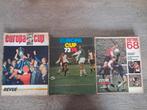 Te koop 25 Voetbalbladen, Revue, Balsport, Ophalen, Gelezen