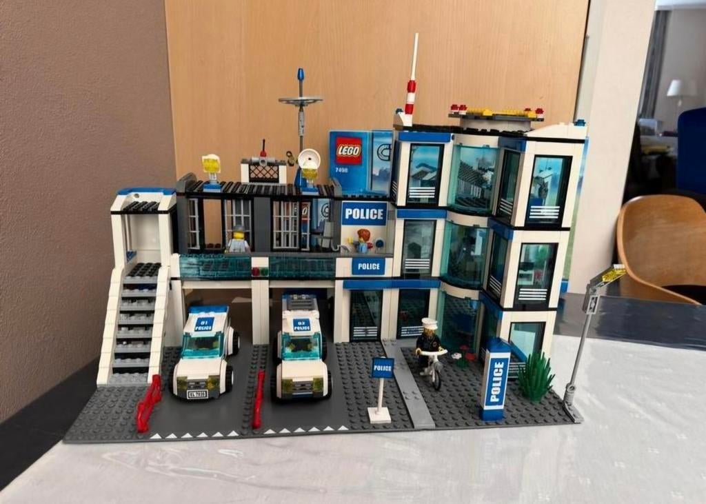 Lego City Politiebureau 7498, Ophalen of Verzenden