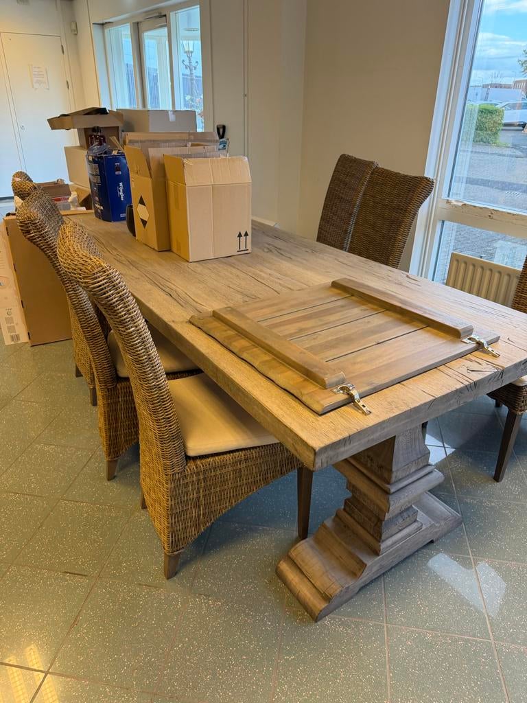 Robuuste eettafel met 6 rieten stoelen, Ophalen, Gebruikt, 100 tot 150 cm, Vijf personen of meer
